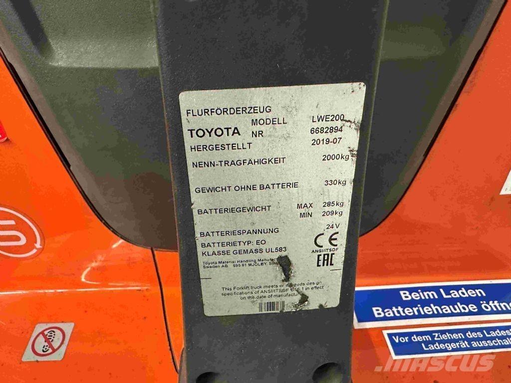 Toyota LWE 200 低架升降機
