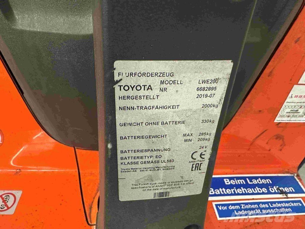 Toyota LWE 200 低架升降機
