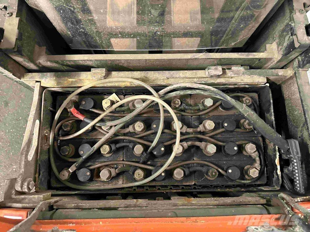 Toyota SPE 200 D 行走控制式堆積機