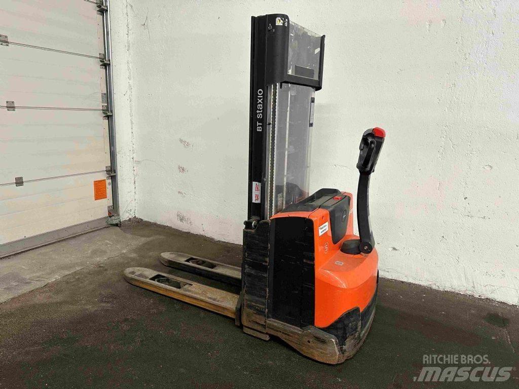 Toyota SWE 120 行走控制式堆積機