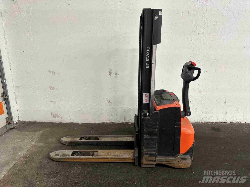 Toyota SWE 120 行走控制式堆積機