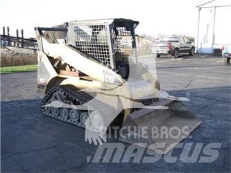 CAT 257 滑移轉向裝載機