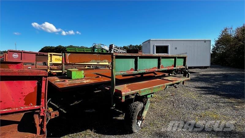  - - - Ballevogn 草捆拖車