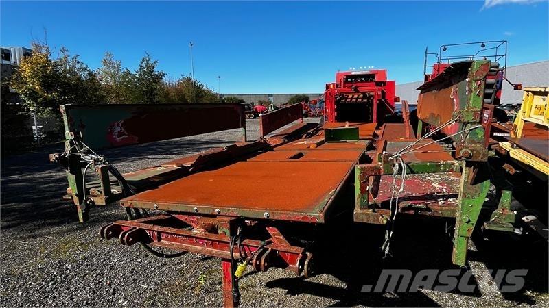  - - - Ballevogn 草捆拖車