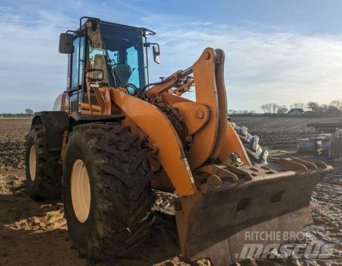 CASE 621D 輪胎式裝載機