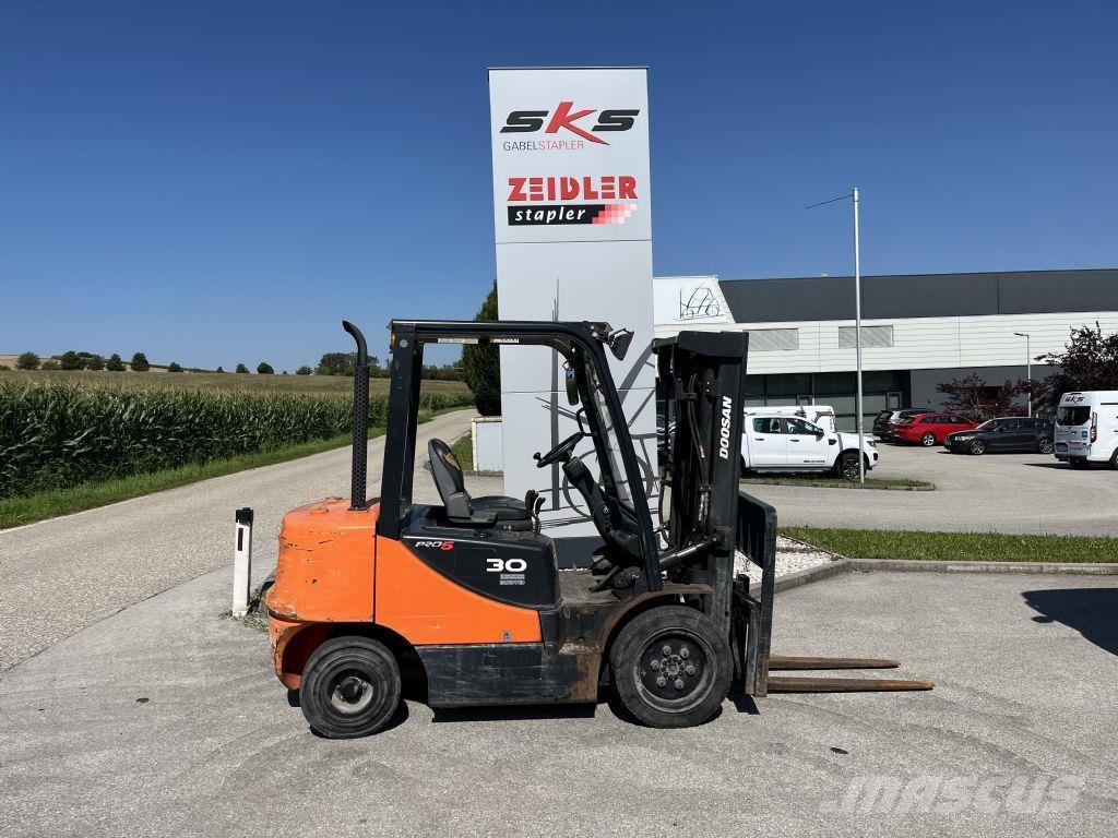 Doosan D30S-5 柴油卡車
