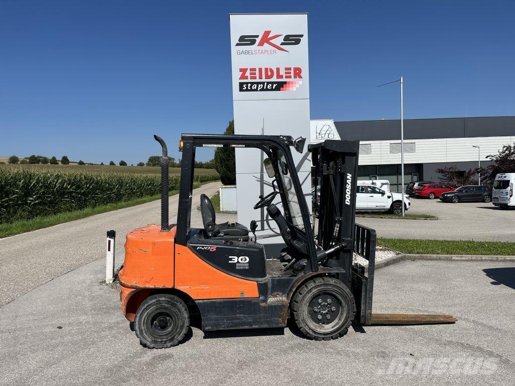 Doosan D30S-5 柴油卡車