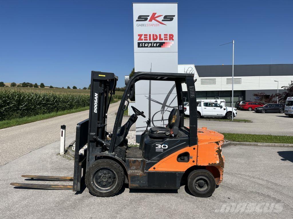 Doosan D30S-7 柴油卡車