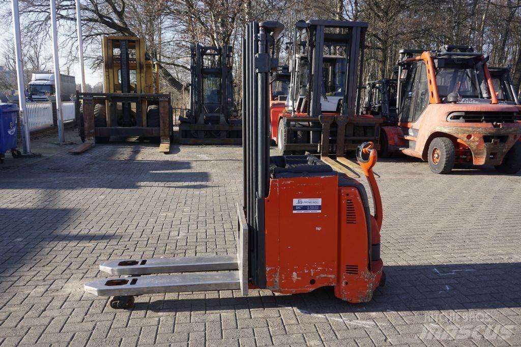 Linde D12 行走控制式堆積機