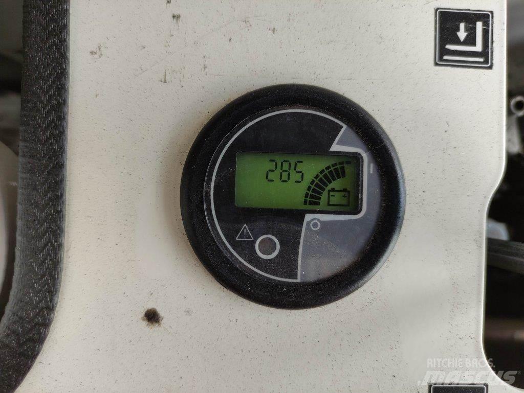 Amlift GL16-08/31 行走控制式堆積機