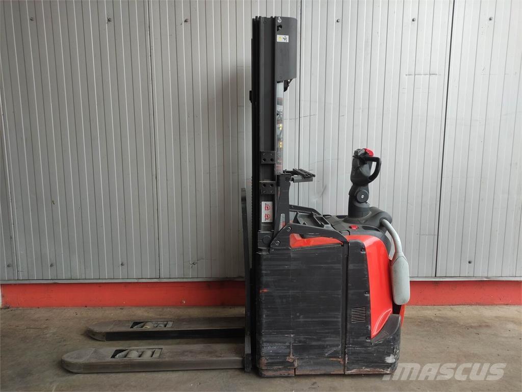 BT SPE 120 行走控制式堆積機