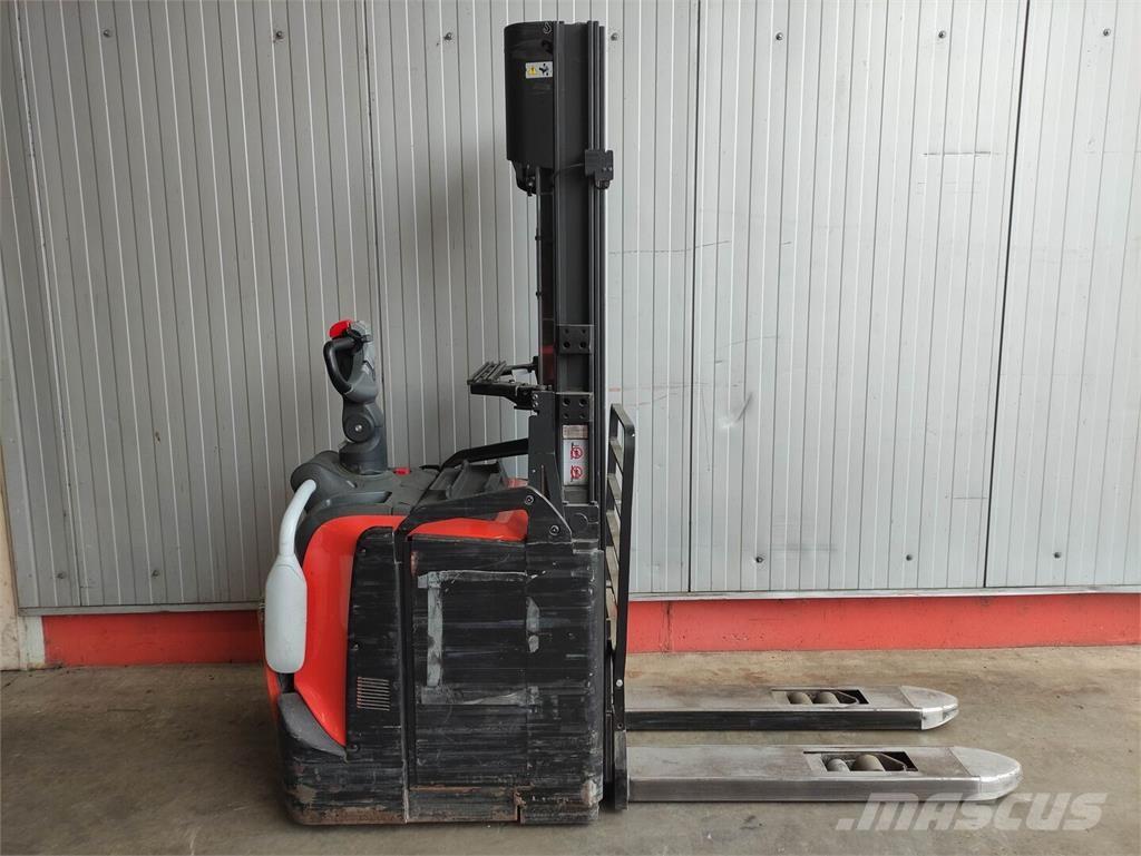 BT SPE 120 行走控制式堆積機