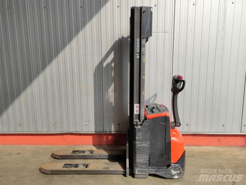 BT SWE120 行走控制式堆積機