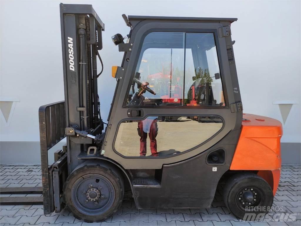 Doosan D30 GP 柴油卡車