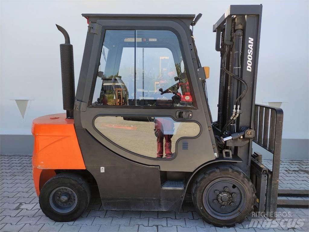 Doosan D30 GP 柴油卡車