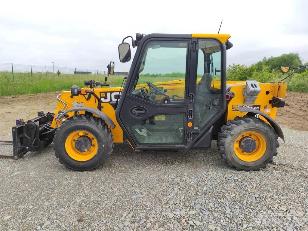 JCB 525-60 Hi Viz 伸縮臂操作車