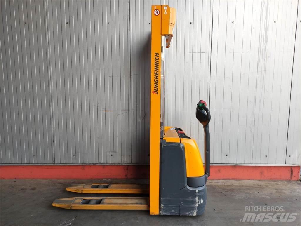 Jungheinrich EJC 112 行走控制式堆積機