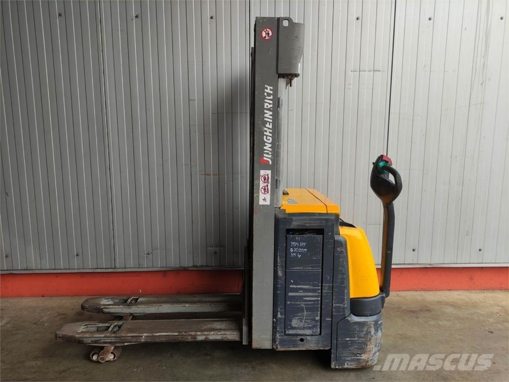 Jungheinrich EJC 216 Z 行走控制式堆積機