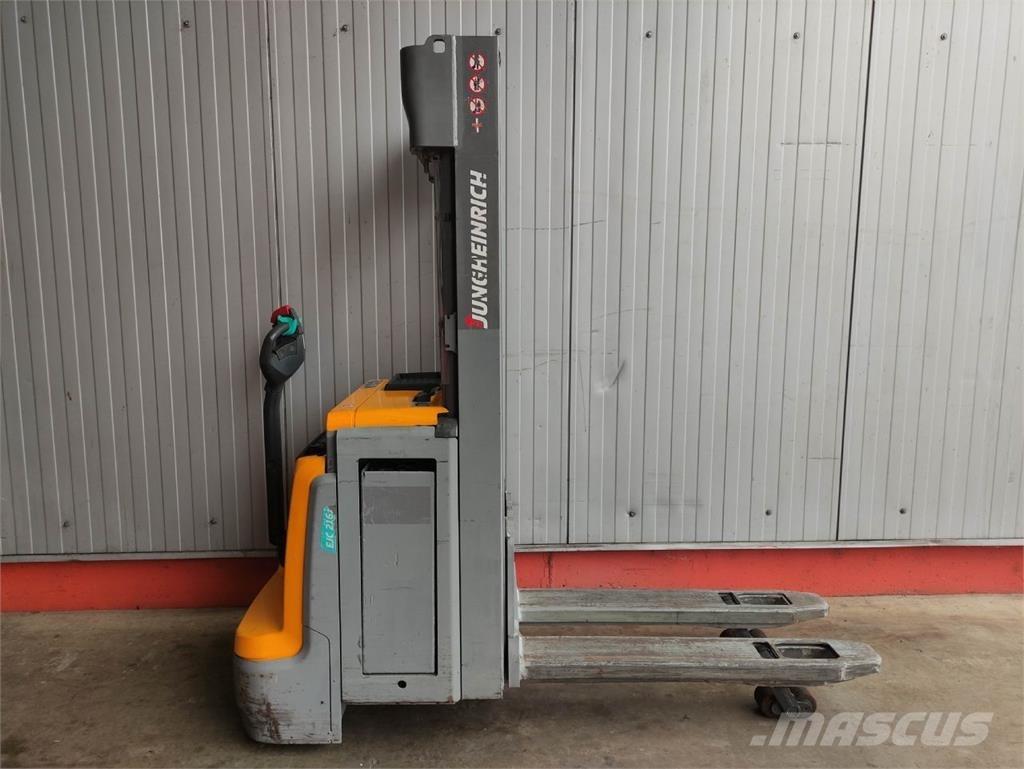 Jungheinrich EJC 216 Z 行走控制式堆積機