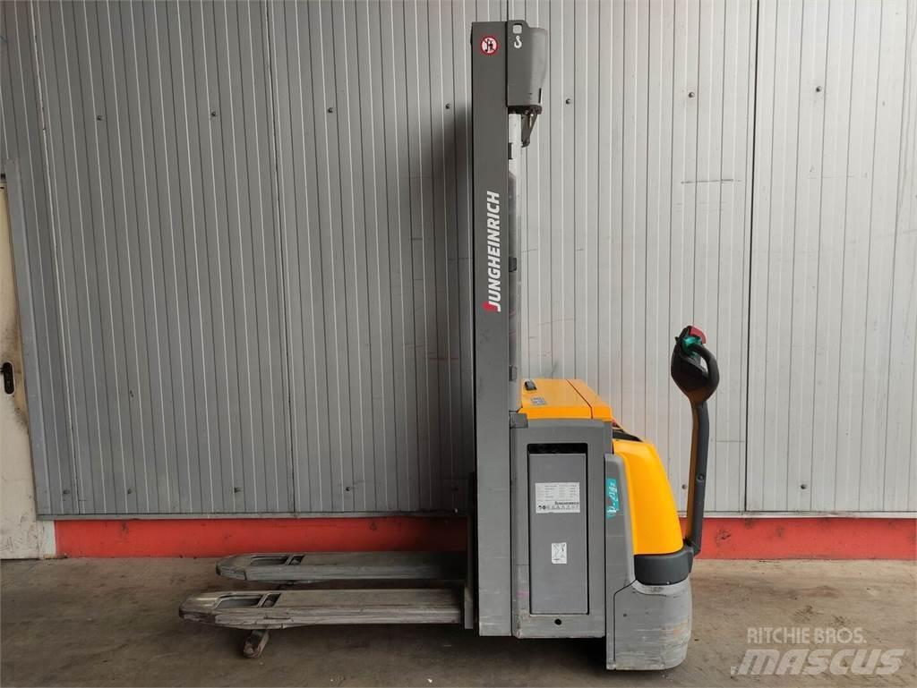 Jungheinrich EJC214Z 行走控制式堆積機