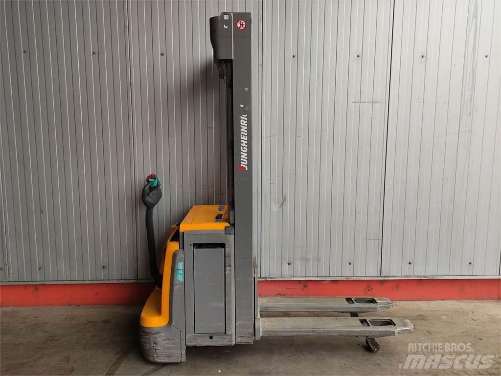 Jungheinrich EJC214Z 行走控制式堆積機