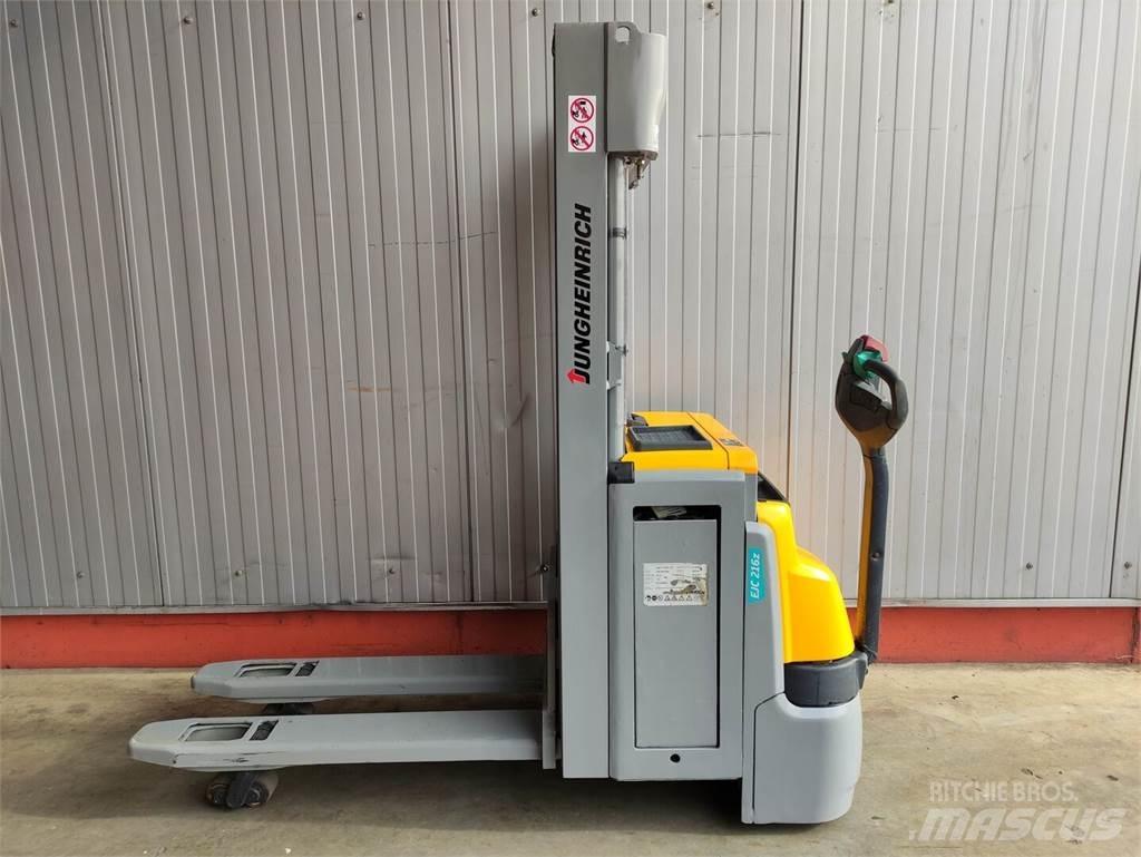 Jungheinrich EJC216z 行走控制式堆積機