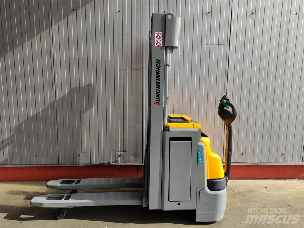 Jungheinrich EJC216z 行走控制式堆積機
