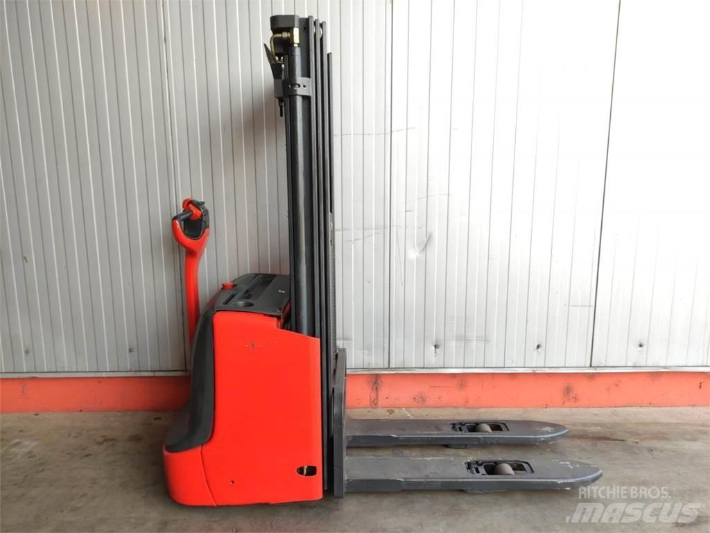 Linde L12i-1172 行走控制式堆積機