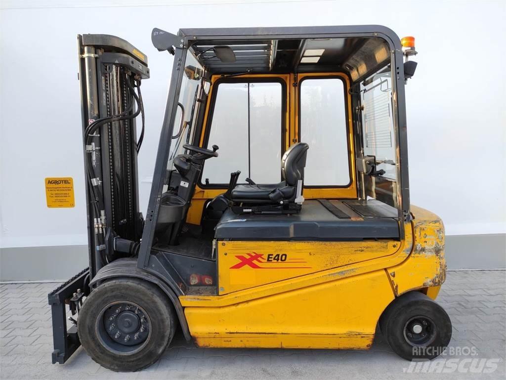 Om-Pimespo XE40 電動堆高機