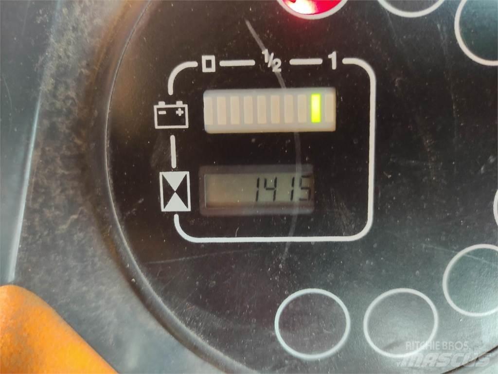 Still R06-06 牽引車