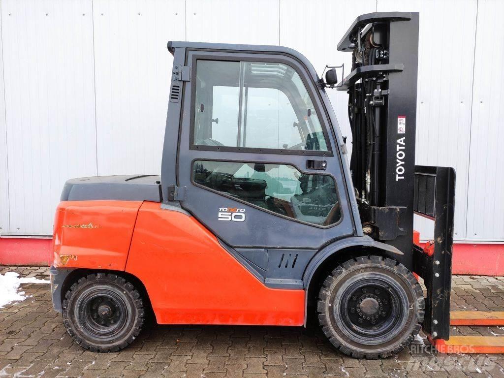 Toyota 40-8FD50N 柴油卡車