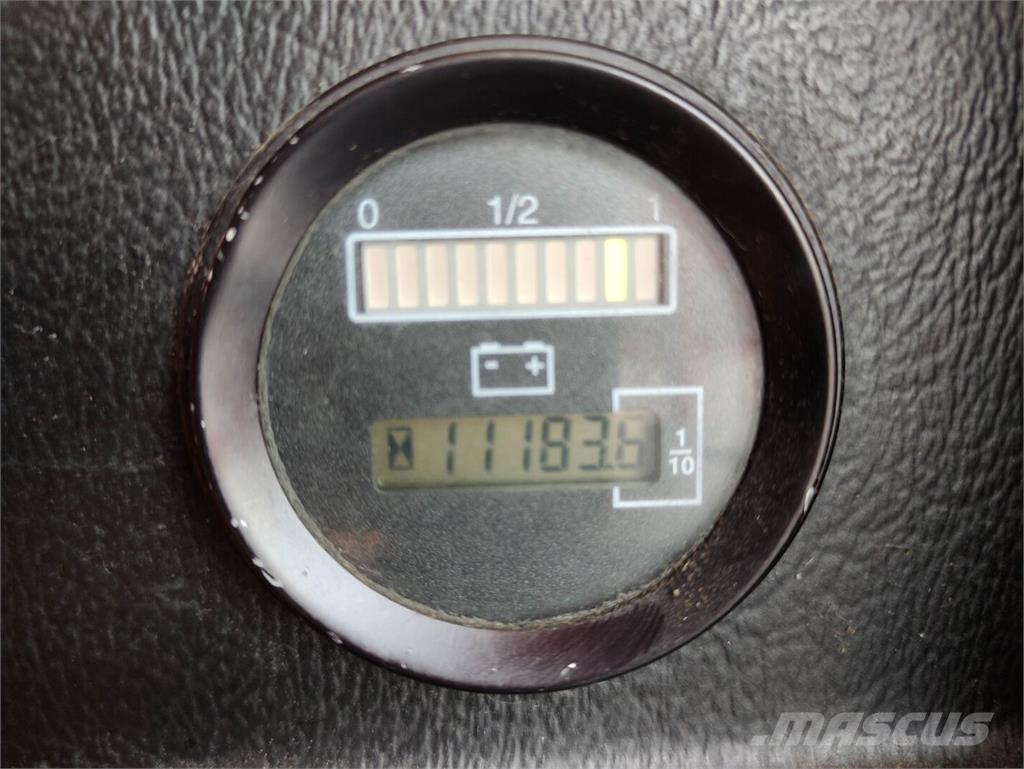 Toyota SLL 16 行走控制式堆積機