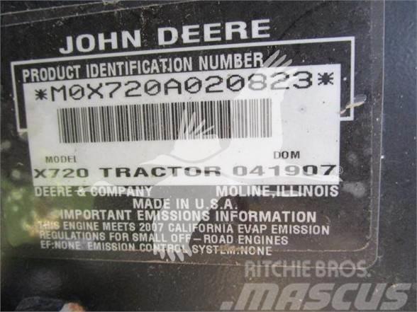 John Deere X720 騎乘式割草機