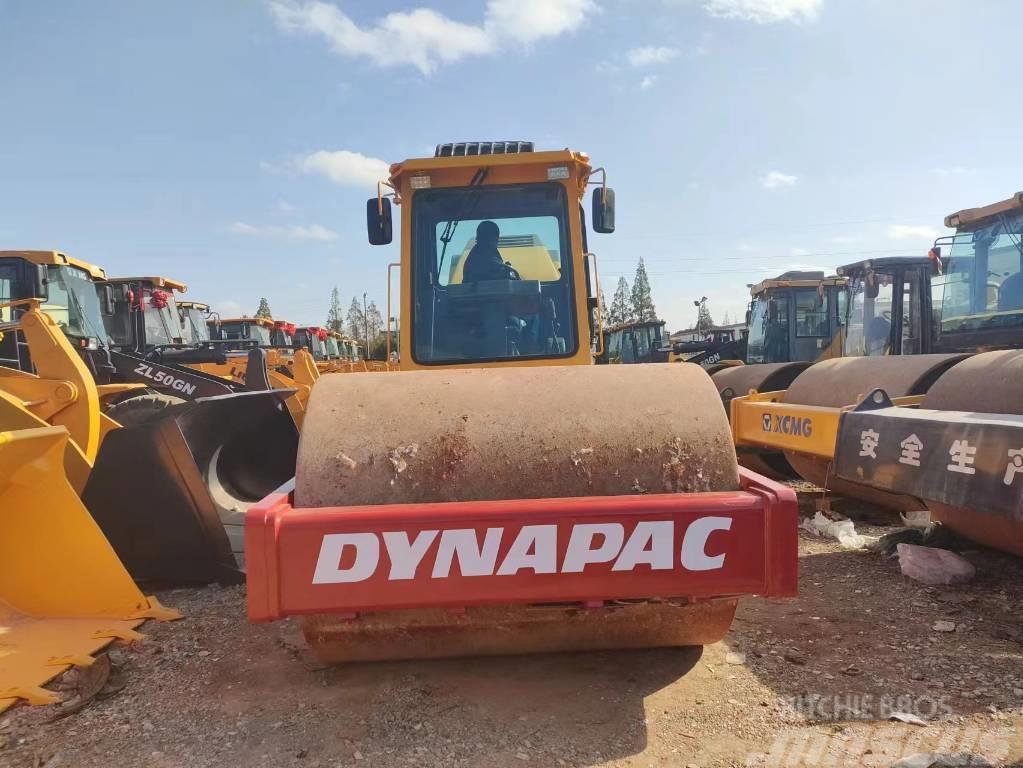 Dynapack CA602D 單輪滾壓機