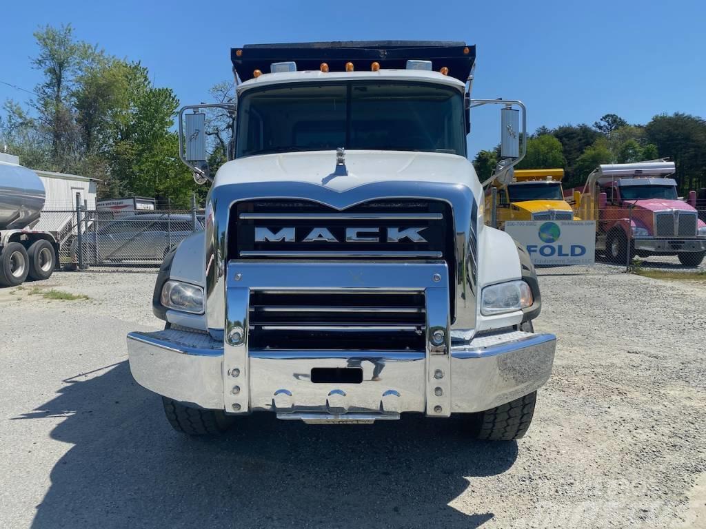 Mack CT713 傾卸式卡車