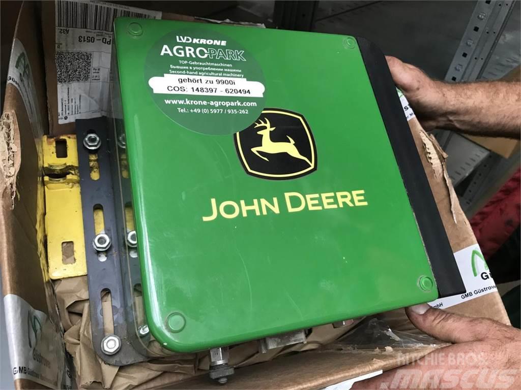 John Deere 9900 (MY19) 自走式飼料採集機