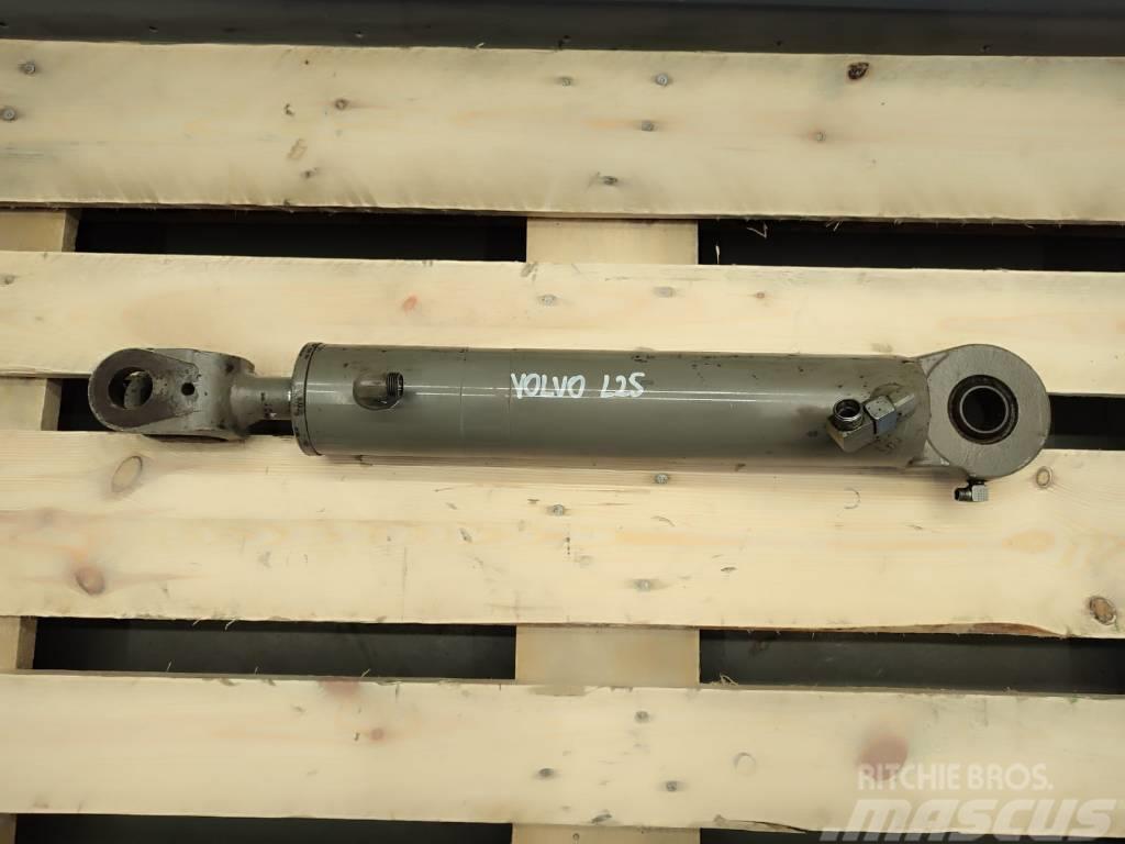 Volvo L25 hydraulic steering cylinder 油壓
