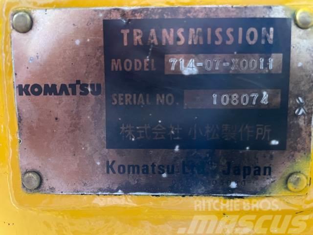 Komatsu WF450 transmission Model 714-07-X 0011 ex. Komatsu 傳動裝置