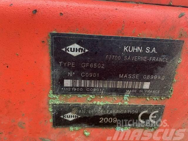 Kuhn GF 6502 耙與翻草機