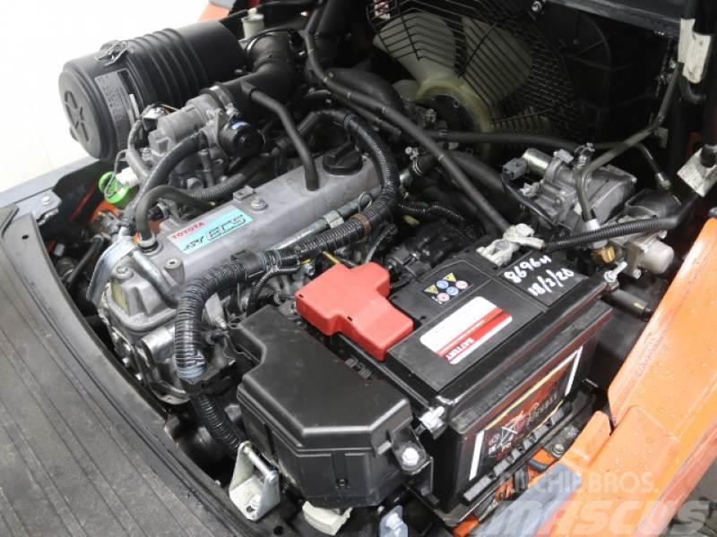 Toyota 02-8FGF30 液化石油氣LPG卡車