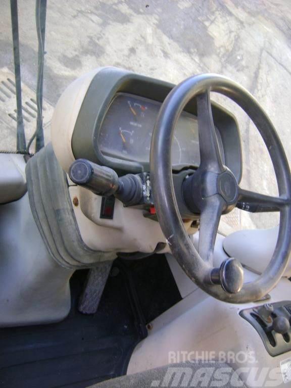 Fiat-Kobelco W 130 Evolution 駕駛室與內部