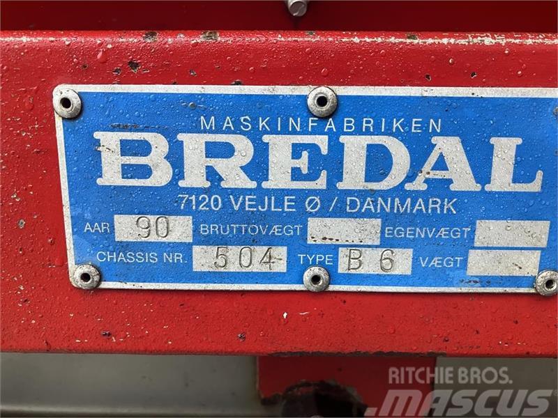 Bredal B 6 Bugseret gødningsspreder. 礦物撒布機