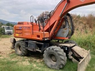 Hitachi EX 135 W