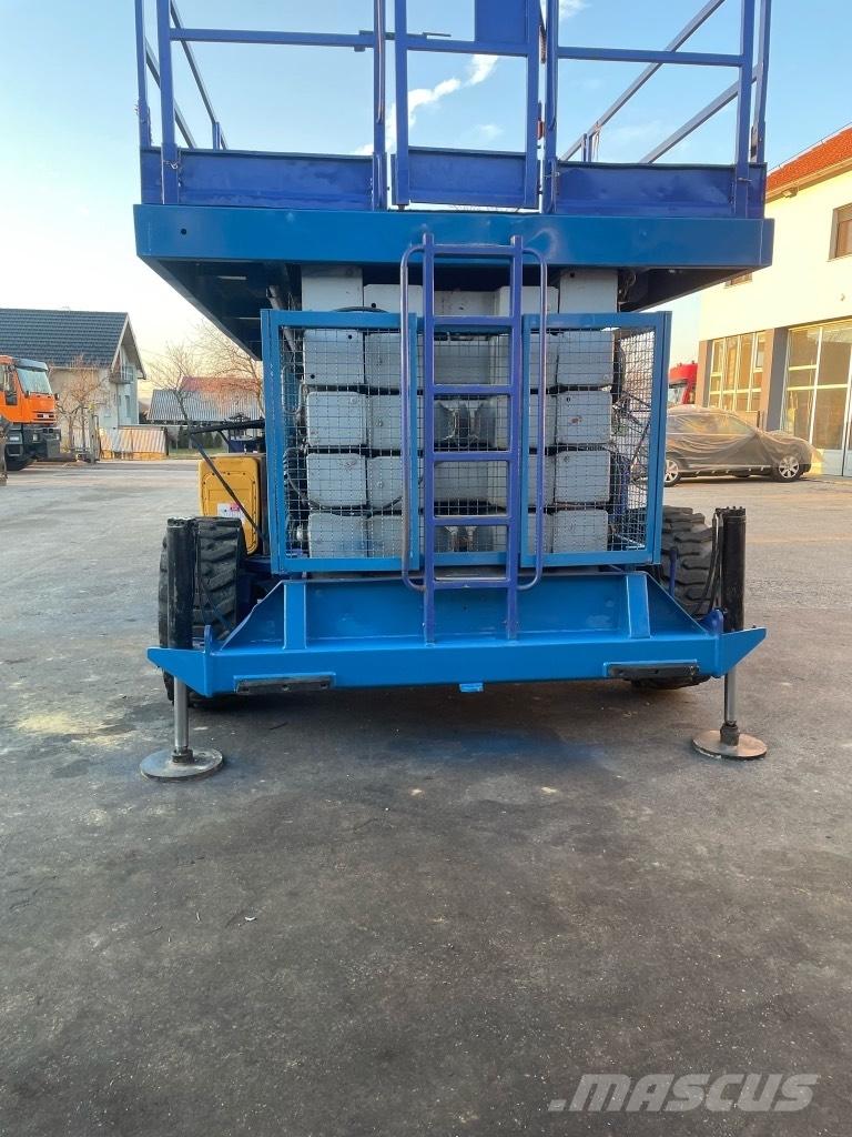 Holland Lift MEGASTAR 3000 DL 剪式升降機