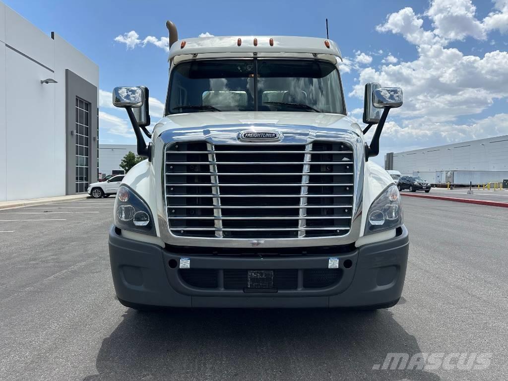 Freightliner Cascadia 125 曳引機組件