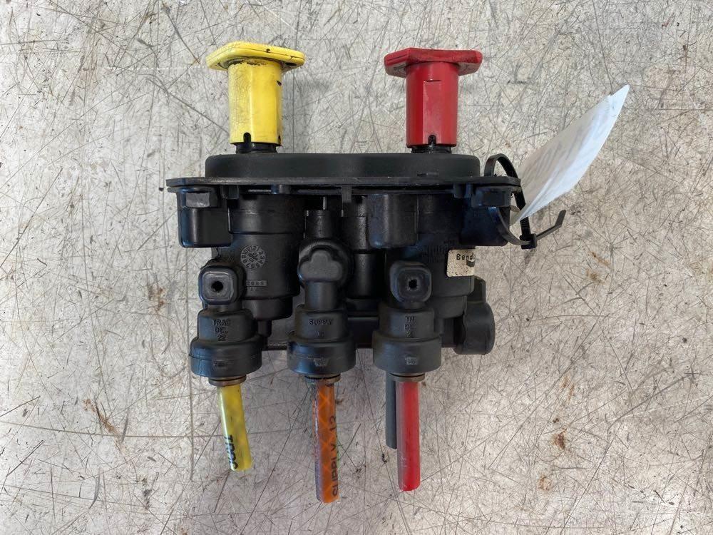 International 8600 其他組件