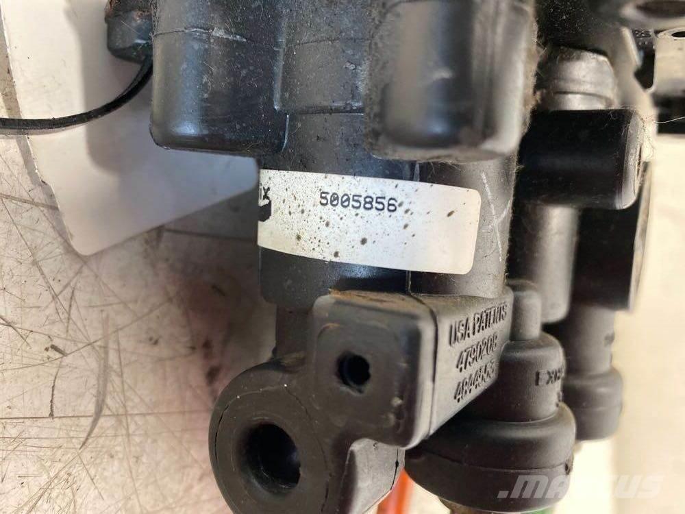 International 8600 其他組件