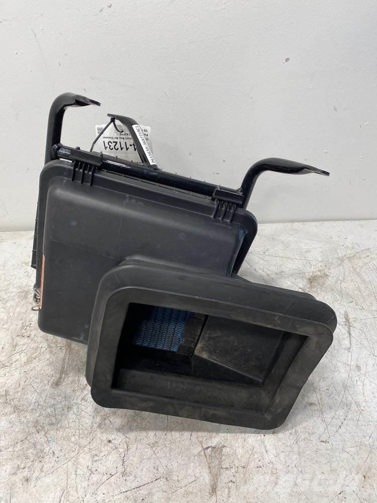 International CE School Bus 其他組件