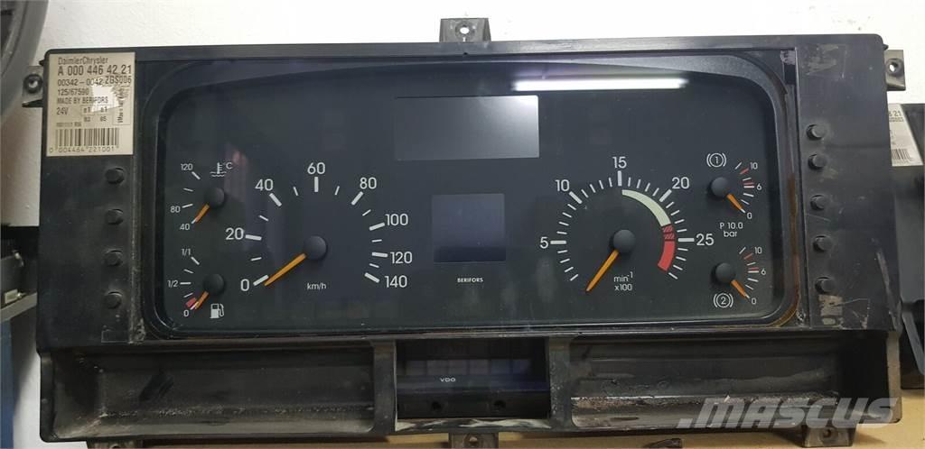 Mercedes-Benz ACTROS 電子設備