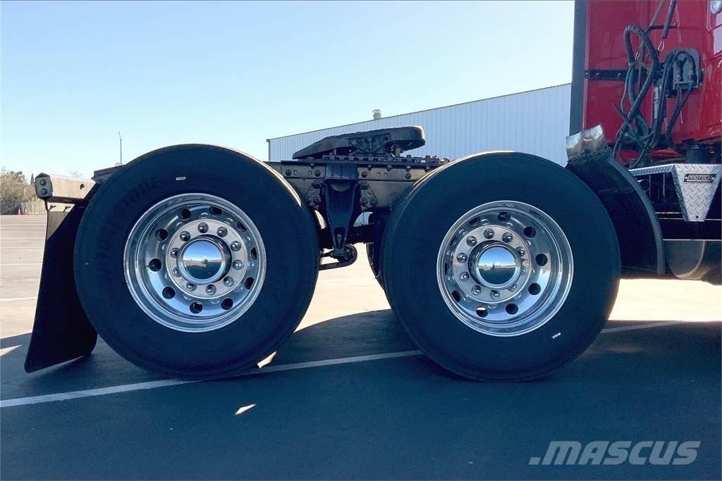 International LT625 6x4 曳引機組件